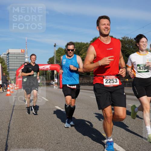 07.09.2025 - BARMER Alsterlauf Yannick Fuchs http://msf.ph/oto/8790919 07.09.2025 09:41:22 Laufen 501, 2253, 4330, 2383 meine-sportfotos.de