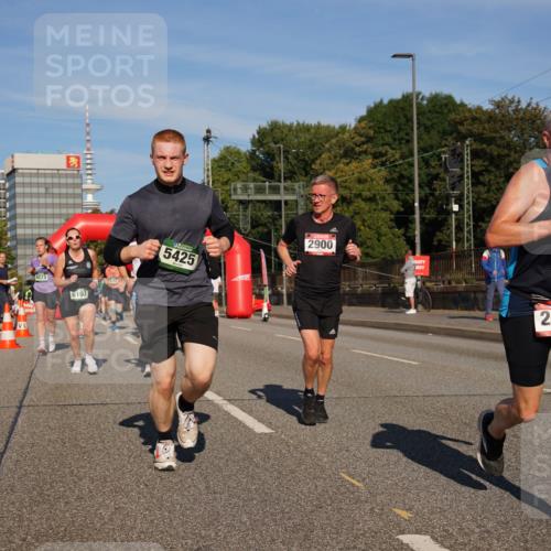 07.09.2025 - BARMER Alsterlauf Yannick Fuchs http://msf.ph/oto/8790931 07.09.2025 09:43:24 Laufen 4573, 6107, 5425, 2900, 2683 meine-sportfotos.de