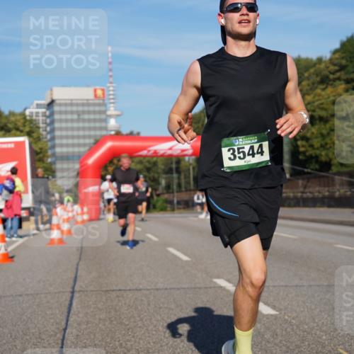07.09.2025 - BARMER Alsterlauf Yannick Fuchs http://msf.ph/oto/8790944 07.09.2025 09:41:24 Laufen 36, 3544 meine-sportfotos.de