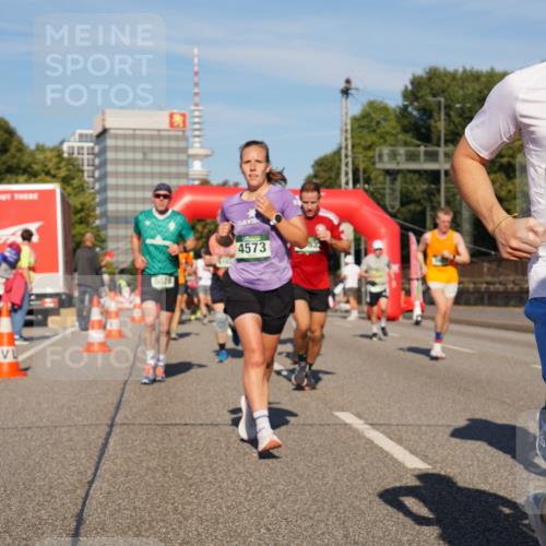07.09.2025 - BARMER Alsterlauf Yannick Fuchs http://msf.ph/oto/8790972 07.09.2025 09:43:27 Laufen 5028, 4573 meine-sportfotos.de