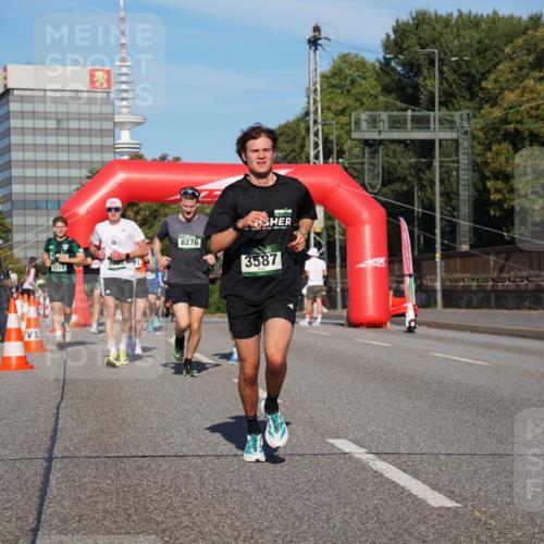 07.09.2025 - BARMER Alsterlauf Yannick Fuchs http://msf.ph/oto/8790990 07.09.2025 09:41:28 Laufen 5219, 70, 3, 8276, 3587, 76 meine-sportfotos.de