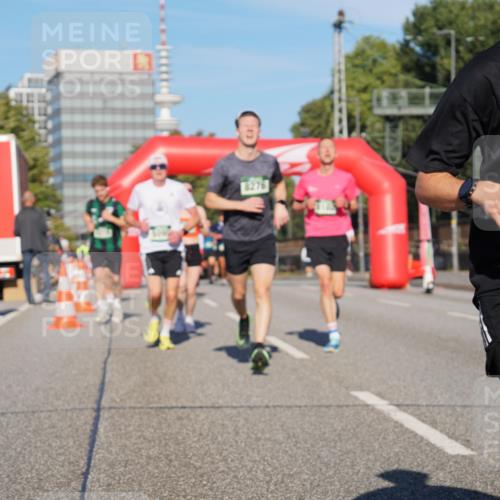 07.09.2025 - BARMER Alsterlauf Yannick Fuchs http://msf.ph/oto/8791015 07.09.2025 09:41:30 Laufen 8276, 2022, 70, 3, 1, 9, 30, 21, 1, 36, 587 meine-sportfotos.de