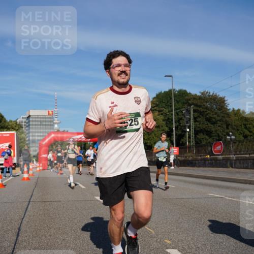 07.09.2025 - BARMER Alsterlauf Yannick Fuchs http://msf.ph/oto/8791272 07.09.2025 09:43:42 Laufen 7, 525 meine-sportfotos.de