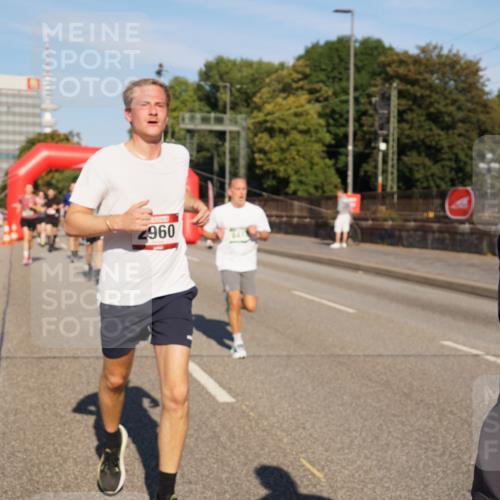 07.09.2025 - BARMER Alsterlauf Yannick Fuchs http://msf.ph/oto/8791400 07.09.2025 09:41:46 Laufen 0967, 6 meine-sportfotos.de
