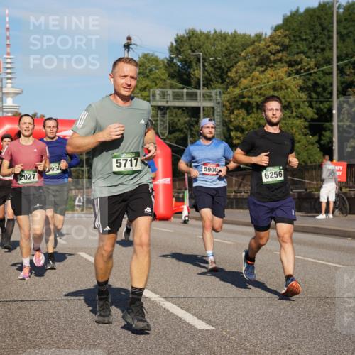 07.09.2025 - BARMER Alsterlauf Yannick Fuchs http://msf.ph/oto/8791472 07.09.2025 09:41:49 Laufen 958, 5717, 2769, 2027, 5900, 6256 meine-sportfotos.de