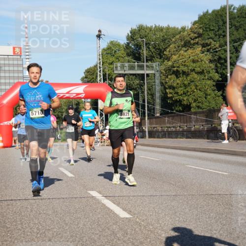 07.09.2025 - BARMER Alsterlauf Yannick Fuchs http://msf.ph/oto/8791759 07.09.2025 09:44:03 Laufen 1000, 5710, 3538, 4173, 585, 5921 meine-sportfotos.de