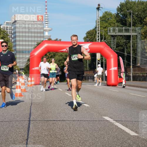 07.09.2025 - BARMER Alsterlauf Yannick Fuchs http://msf.ph/oto/8791998 07.09.2025 09:42:13 Laufen 4797, 2147, 547 meine-sportfotos.de