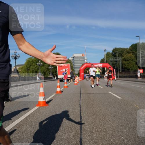 07.09.2025 - BARMER Alsterlauf Yannick Fuchs http://msf.ph/oto/8792083 07.09.2025 09:42:15 Laufen 36, 4797 meine-sportfotos.de