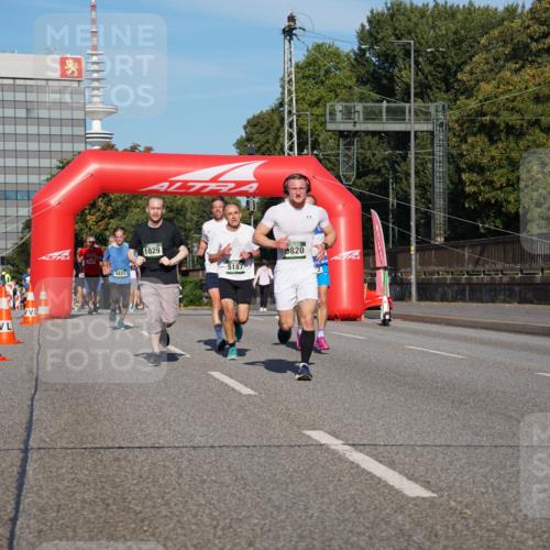 07.09.2025 - BARMER Alsterlauf Yannick Fuchs http://msf.ph/oto/8792166 07.09.2025 09:42:19 Laufen 5823, 1029, 5187, 820 meine-sportfotos.de
