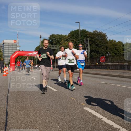 07.09.2025 - BARMER Alsterlauf Yannick Fuchs http://msf.ph/oto/8792227 07.09.2025 09:42:22 Laufen 5823, 1029, 8311, 5187, 8312 meine-sportfotos.de
