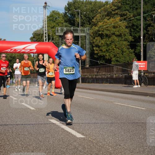 07.09.2025 - BARMER Alsterlauf Yannick Fuchs http://msf.ph/oto/8792249 07.09.2025 09:42:25 Laufen 2889, 3404, 2881, 4637, 3818, 5823 meine-sportfotos.de