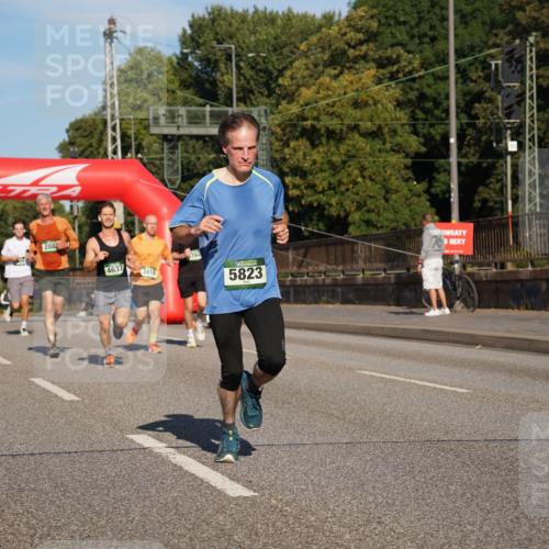 07.09.2025 - BARMER Alsterlauf Yannick Fuchs http://msf.ph/oto/8792256 07.09.2025 09:42:25 Laufen 2889, 288, 4637, 3818, 5823 meine-sportfotos.de