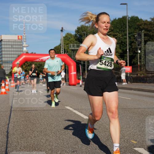 07.09.2025 - BARMER Alsterlauf Yannick Fuchs http://msf.ph/oto/8792627 07.09.2025 09:42:44 Laufen 36, 5428 meine-sportfotos.de
