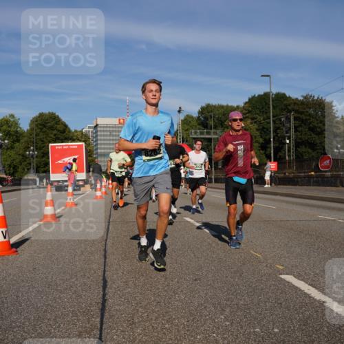07.09.2025 - BARMER Alsterlauf Yannick Fuchs http://msf.ph/oto/8792823 07.09.2025 09:42:52 Laufen 77 meine-sportfotos.de