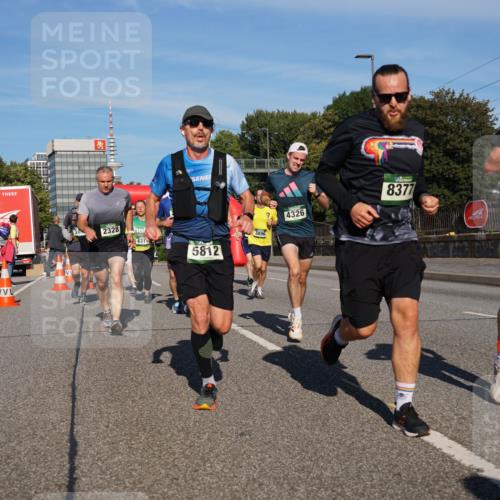 07.09.2025 - BARMER Alsterlauf Yannick Fuchs http://msf.ph/oto/8793087 07.09.2025 09:43:00 Laufen 2328, 631, 5812, 3896, 4326, 8377, 3819 meine-sportfotos.de