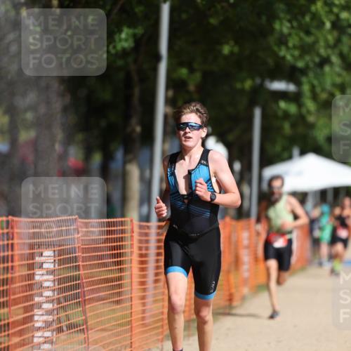 07.09.2025 - 19. Norderstedt Triathlon Michael Strokosch http://msf.ph/oto/8793624 07.09.2025 11:48:59 Laufen 196, 1171, 1355, 1394 meine-sportfotos.de