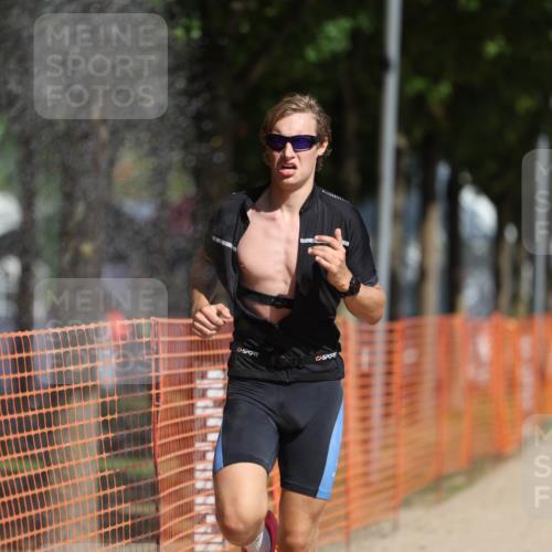 07.09.2025 - 19. Norderstedt Triathlon Michael Strokosch http://msf.ph/oto/8793948 07.09.2025 11:49:45 Laufen 770, 1160, 1184, 1383 meine-sportfotos.de