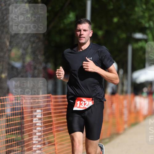 07.09.2025 - 19. Norderstedt Triathlon Michael Strokosch http://msf.ph/oto/8794161 07.09.2025 11:50:06 Laufen 1178, 1323 meine-sportfotos.de