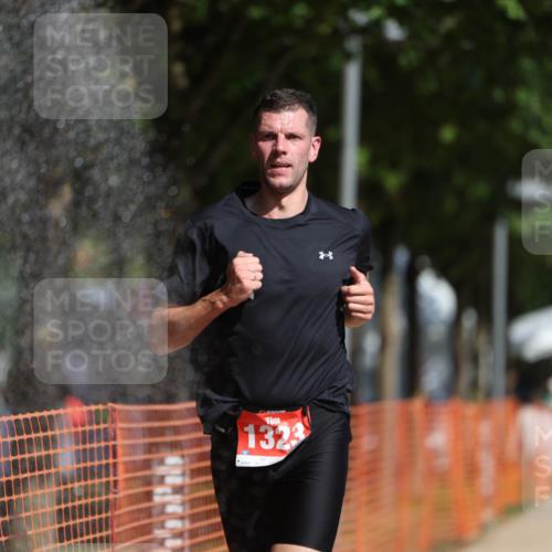 07.09.2025 - 19. Norderstedt Triathlon Michael Strokosch http://msf.ph/oto/8794165 07.09.2025 11:50:06 Laufen 1178, 1323 meine-sportfotos.de
