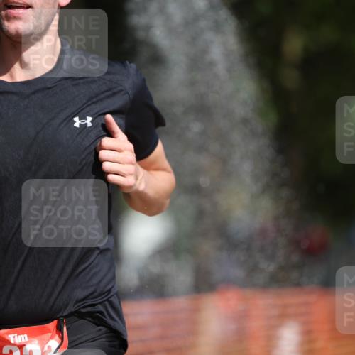 07.09.2025 - 19. Norderstedt Triathlon Michael Strokosch http://msf.ph/oto/8794193 07.09.2025 11:50:08 Laufen 1323 meine-sportfotos.de