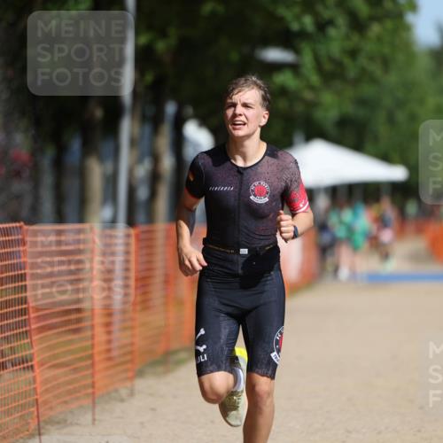 07.09.2025 - 19. Norderstedt Triathlon Michael Strokosch http://msf.ph/oto/8794223 07.09.2025 11:50:22 Laufen 1156 meine-sportfotos.de