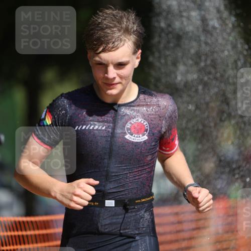 07.09.2025 - 19. Norderstedt Triathlon Michael Strokosch http://msf.ph/oto/8794264 07.09.2025 11:50:24 Laufen 1156 meine-sportfotos.de
