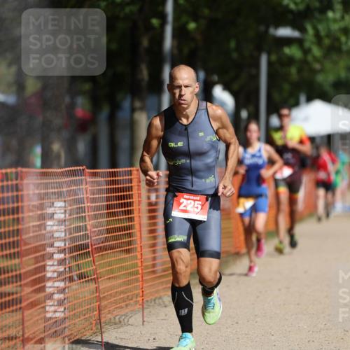 07.09.2025 - 19. Norderstedt Triathlon Michael Strokosch http://msf.ph/oto/8794302 07.09.2025 11:50:40 Laufen 225, 1185, 1335 meine-sportfotos.de