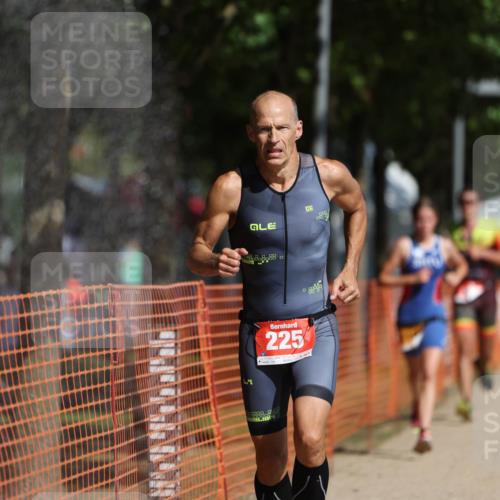07.09.2025 - 19. Norderstedt Triathlon Michael Strokosch http://msf.ph/oto/8794314 07.09.2025 11:50:41 Laufen 225, 1185, 1335 meine-sportfotos.de