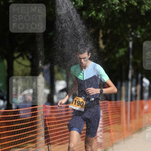 07.09.2025 - 19. Norderstedt Triathlon Michael Strokosch http://msf.ph/oto/8794539 07.09.2025 11:51:14 Laufen 1190, 1198, 1207 meine-sportfotos.de