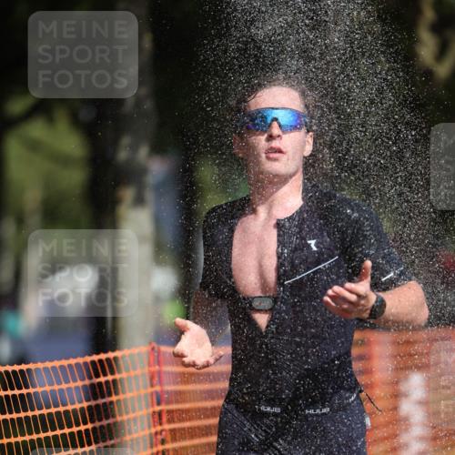 07.09.2025 - 19. Norderstedt Triathlon Michael Strokosch http://msf.ph/oto/8794582 07.09.2025 11:51:22 Laufen 152, 1198, 1207 meine-sportfotos.de