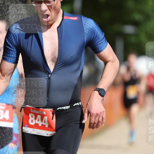 07.09.2025 - 19. Norderstedt Triathlon Michael Strokosch http://msf.ph/oto/8794731 07.09.2025 11:51:43 Laufen 834, 844, 1152, 1181, 1194, 1206 meine-sportfotos.de