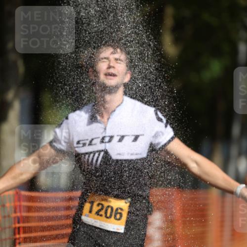 07.09.2025 - 19. Norderstedt Triathlon Michael Strokosch http://msf.ph/oto/8794765 07.09.2025 11:51:52 Laufen 862, 1170, 1206 meine-sportfotos.de