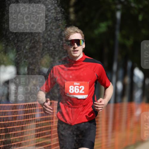 07.09.2025 - 19. Norderstedt Triathlon Michael Strokosch http://msf.ph/oto/8794783 07.09.2025 11:51:55 Laufen 862, 1170, 1206 meine-sportfotos.de