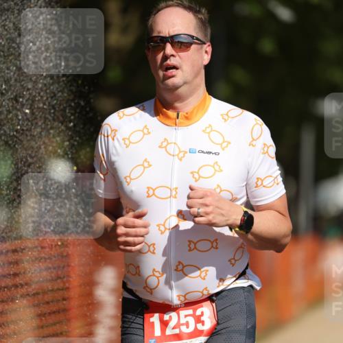 07.09.2025 - 19. Norderstedt Triathlon Michael Strokosch http://msf.ph/oto/8795013 07.09.2025 12:15:34 Laufen 807, 1253, 1305, 1315, 1358 meine-sportfotos.de