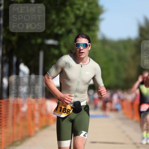 07.09.2025 - 19. Norderstedt Triathlon Michael Strokosch http://msf.ph/oto/8795018 07.09.2025 11:52:27 Laufen 154, 771, 1188, 1377 meine-sportfotos.de