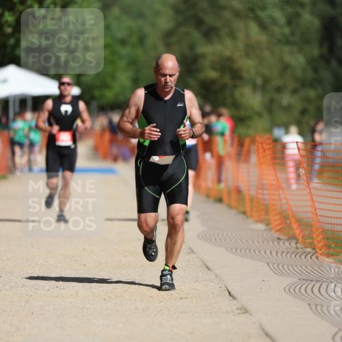 07.09.2025 - 19. Norderstedt Triathlon Michael Strokosch http://msf.ph/oto/8795019 07.09.2025 12:15:41 Laufen 703, 1217 meine-sportfotos.de