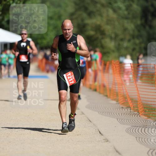 07.09.2025 - 19. Norderstedt Triathlon Michael Strokosch http://msf.ph/oto/8795022 07.09.2025 12:15:41 Laufen 703, 1217 meine-sportfotos.de
