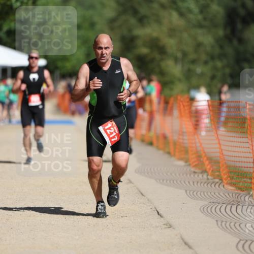 07.09.2025 - 19. Norderstedt Triathlon Michael Strokosch http://msf.ph/oto/8795024 07.09.2025 12:15:41 Laufen 703, 1217 meine-sportfotos.de