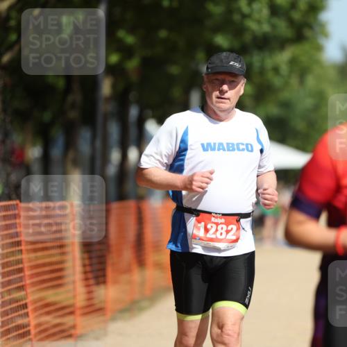 07.09.2025 - 19. Norderstedt Triathlon Michael Strokosch http://msf.ph/oto/8795129 07.09.2025 12:16:20 Laufen 186, 714, 1282 meine-sportfotos.de