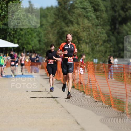 07.09.2025 - 19. Norderstedt Triathlon Michael Strokosch http://msf.ph/oto/8795168 07.09.2025 12:16:33 Laufen 736, 823 meine-sportfotos.de