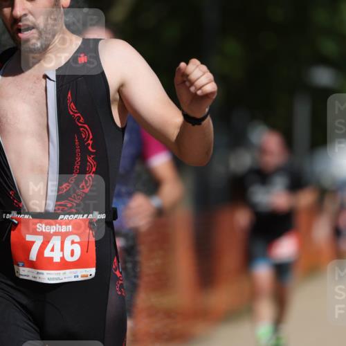 07.09.2025 - 19. Norderstedt Triathlon Michael Strokosch http://msf.ph/oto/8795257 07.09.2025 12:16:53 Laufen 746, 796, 1306 meine-sportfotos.de
