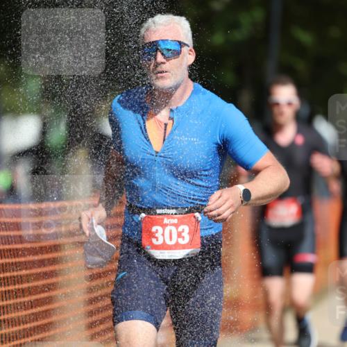07.09.2025 - 19. Norderstedt Triathlon Michael Strokosch http://msf.ph/oto/8795430 07.09.2025 12:17:32 Laufen 234, 252, 303, 1357, 1394 meine-sportfotos.de