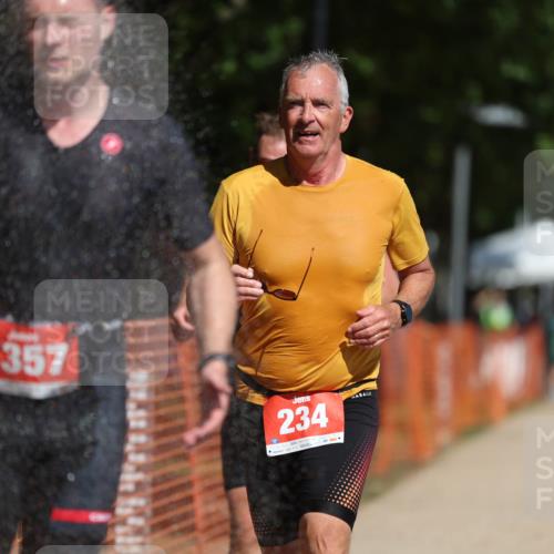 07.09.2025 - 19. Norderstedt Triathlon Michael Strokosch http://msf.ph/oto/8795465 07.09.2025 12:17:35 Laufen 234, 252, 303, 1357 meine-sportfotos.de