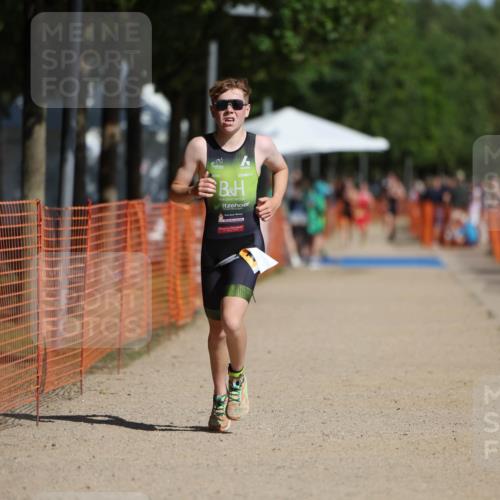 07.09.2025 - 19. Norderstedt Triathlon Michael Strokosch http://msf.ph/oto/8795666 07.09.2025 11:53:46 Laufen 1180 meine-sportfotos.de