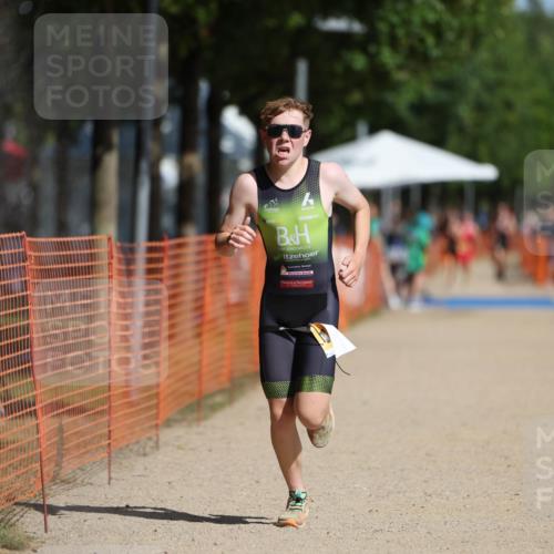 07.09.2025 - 19. Norderstedt Triathlon Michael Strokosch http://msf.ph/oto/8795692 07.09.2025 11:53:46 Laufen 1180 meine-sportfotos.de