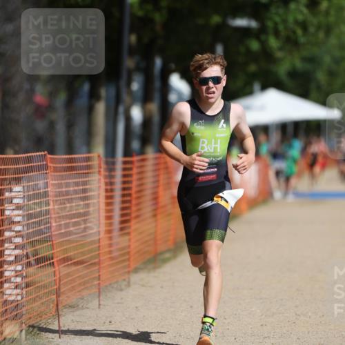 07.09.2025 - 19. Norderstedt Triathlon Michael Strokosch http://msf.ph/oto/8795704 07.09.2025 11:53:46 Laufen 1180 meine-sportfotos.de