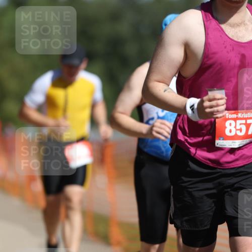 07.09.2025 - 19. Norderstedt Triathlon Michael Strokosch http://msf.ph/oto/8795718 07.09.2025 12:18:24 Laufen 237, 795, 857, 1300, 1313, 1371 meine-sportfotos.de