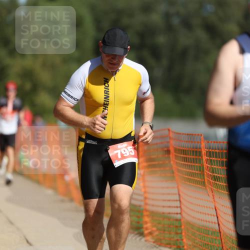07.09.2025 - 19. Norderstedt Triathlon Michael Strokosch http://msf.ph/oto/8795722 07.09.2025 12:18:24 Laufen 237, 795, 857, 1300, 1313, 1371 meine-sportfotos.de