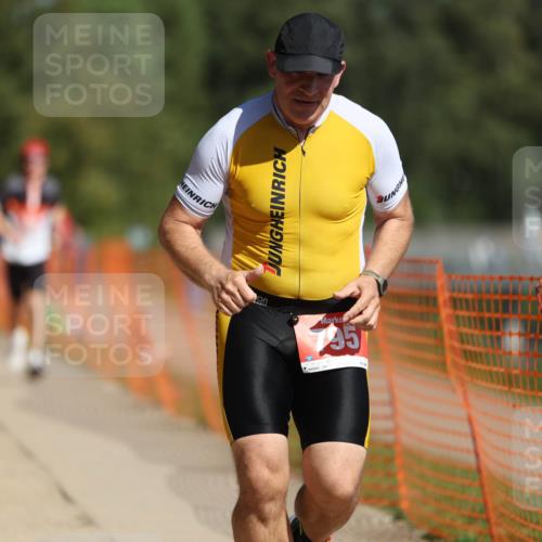 07.09.2025 - 19. Norderstedt Triathlon Michael Strokosch http://msf.ph/oto/8795732 07.09.2025 12:18:25 Laufen 237, 795, 857, 1300, 1313, 1371 meine-sportfotos.de