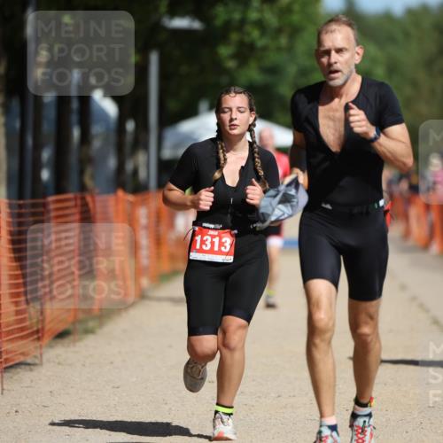 07.09.2025 - 19. Norderstedt Triathlon Michael Strokosch http://msf.ph/oto/8795771 07.09.2025 12:18:28 Laufen 237, 795, 1300, 1313, 1372 meine-sportfotos.de